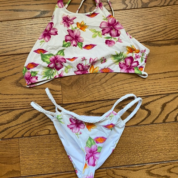 Frankies Bikini pink floral poppy two piece - Picture 1 of 8